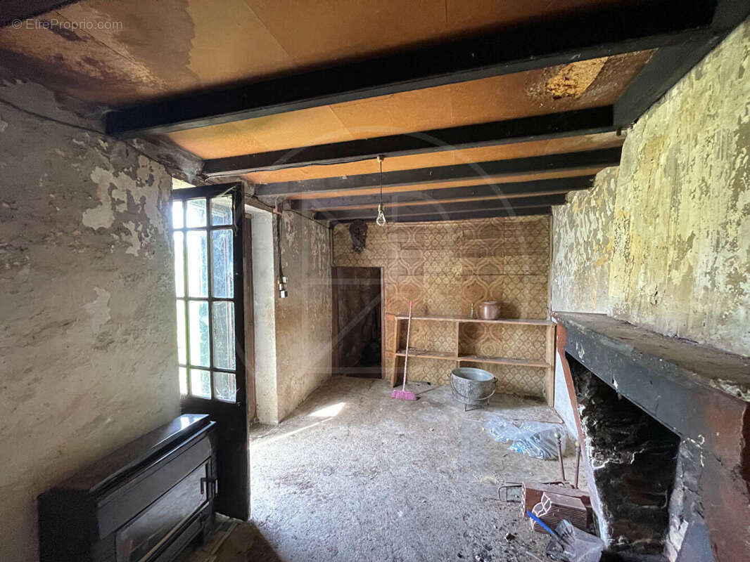 Maison à MASSUGAS
