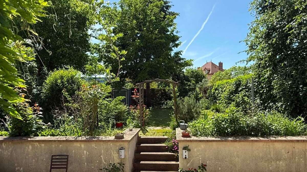 Maison à CONNERRE