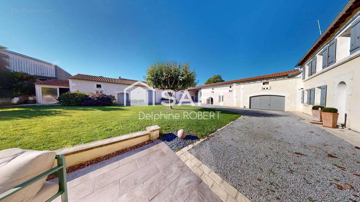 Maison 275 m² à Sainte-Lheurine  - photo 9
