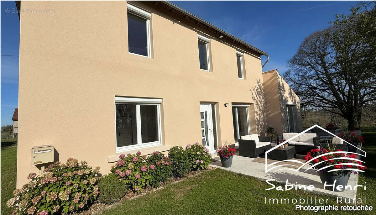 Maison à MIRANDOL-BOURGNOUNAC