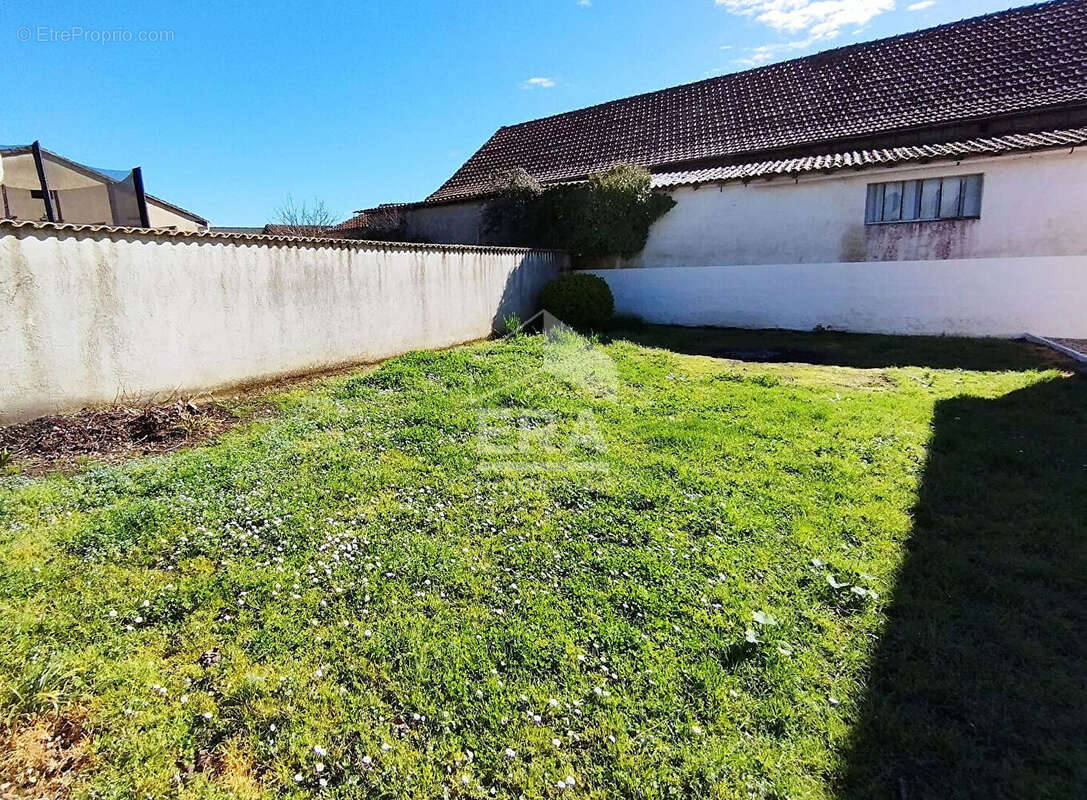 Maison à GENSAC