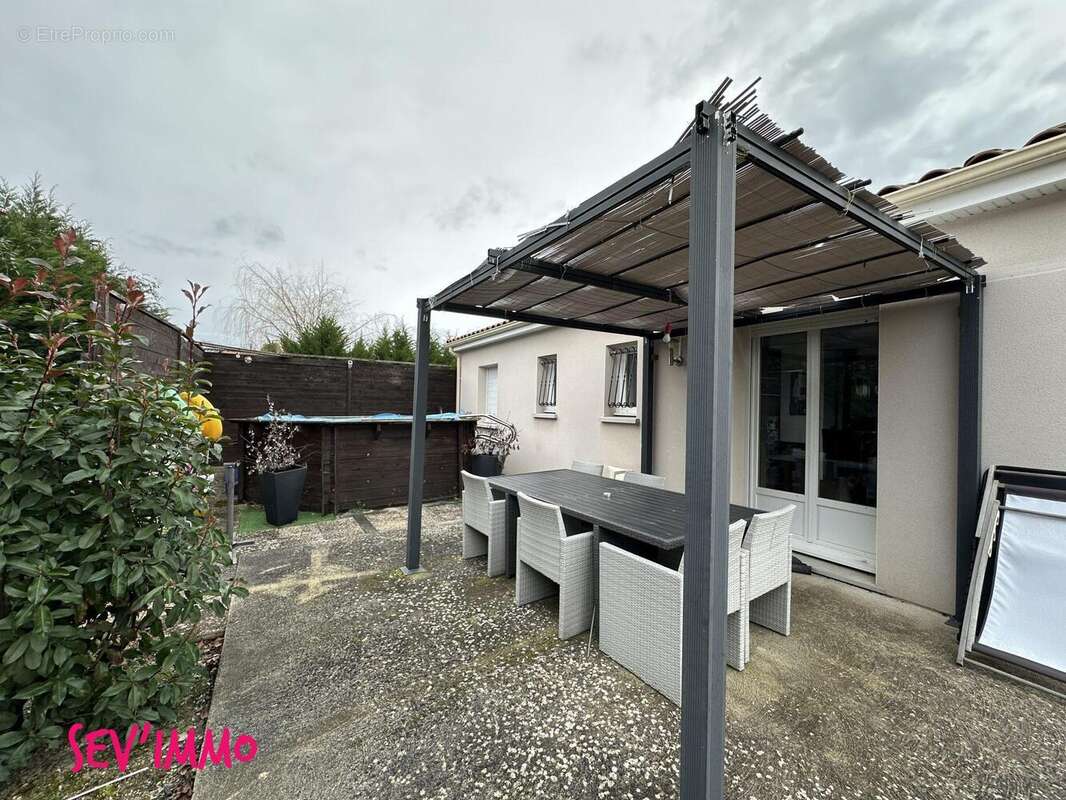 Maison à SAINT-SYLVESTRE-PRAGOULIN