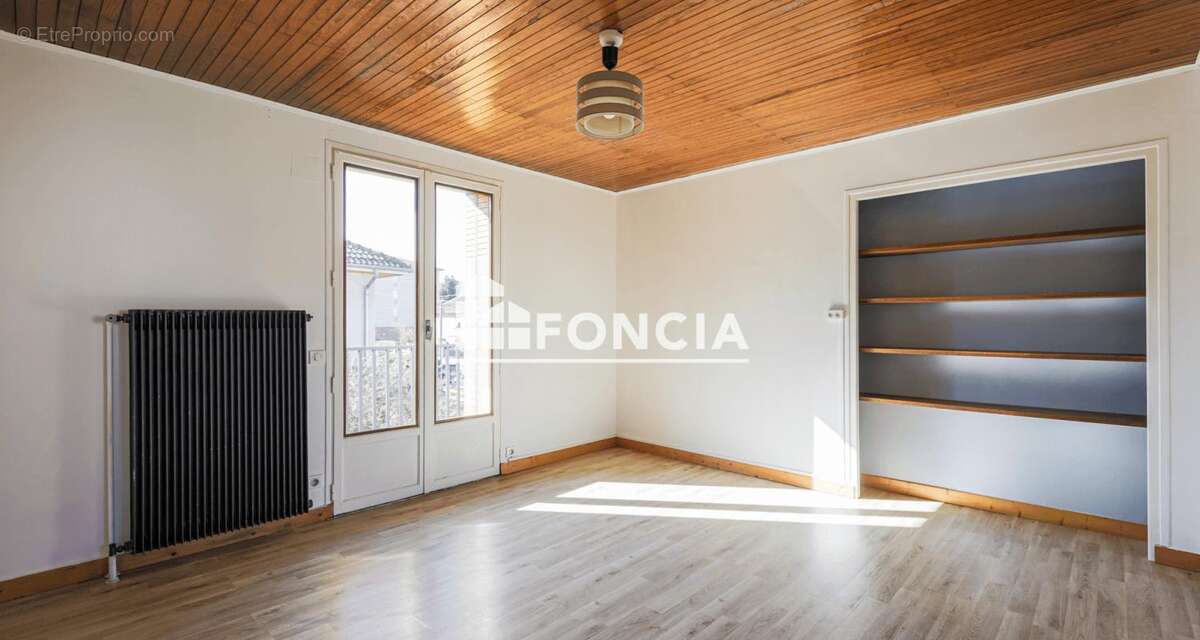 EXCLUSIVITE Saint Etienne de St Geoirs - au coeur du CENTRE VILLE! - photo 9