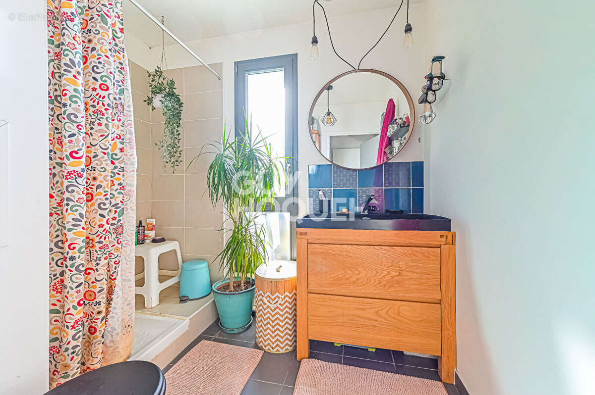 Appartement à AUBERVILLIERS