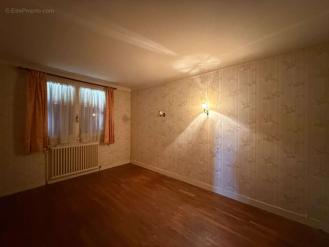 Maison à CERNY