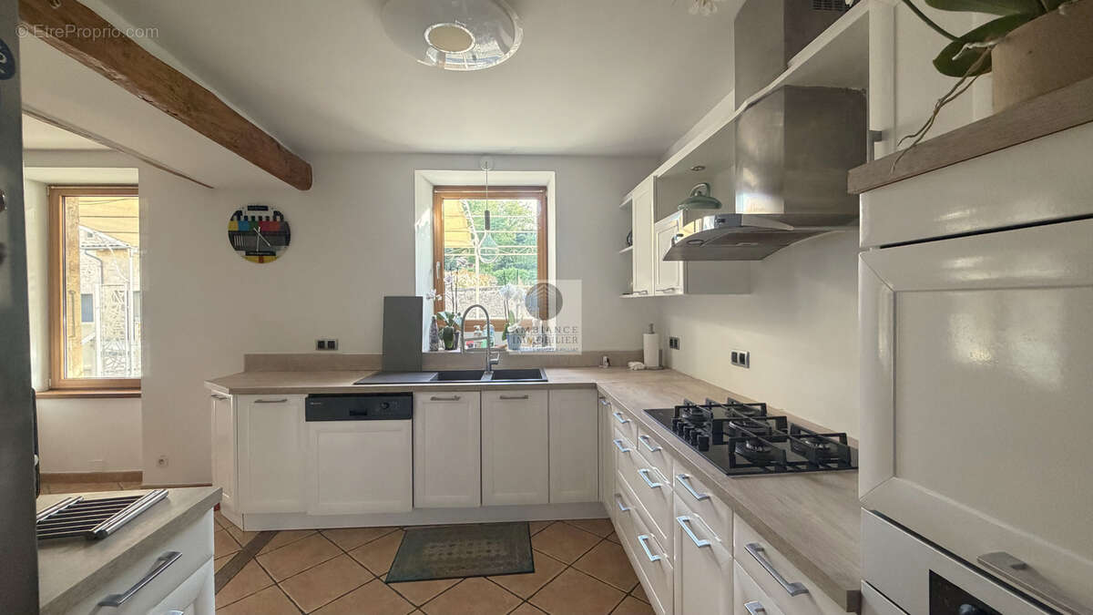 Maison à ETOILE-SUR-RHONE