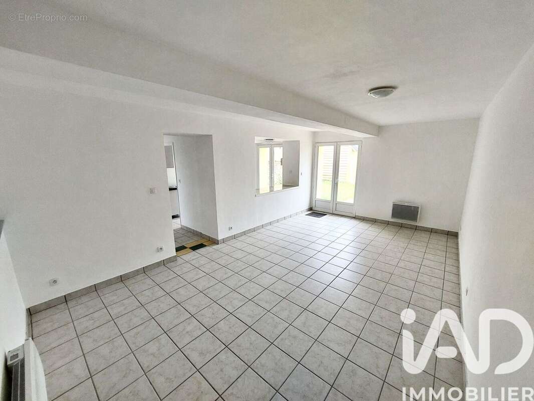 Maison 80 m² à Doucelles  - photo 5