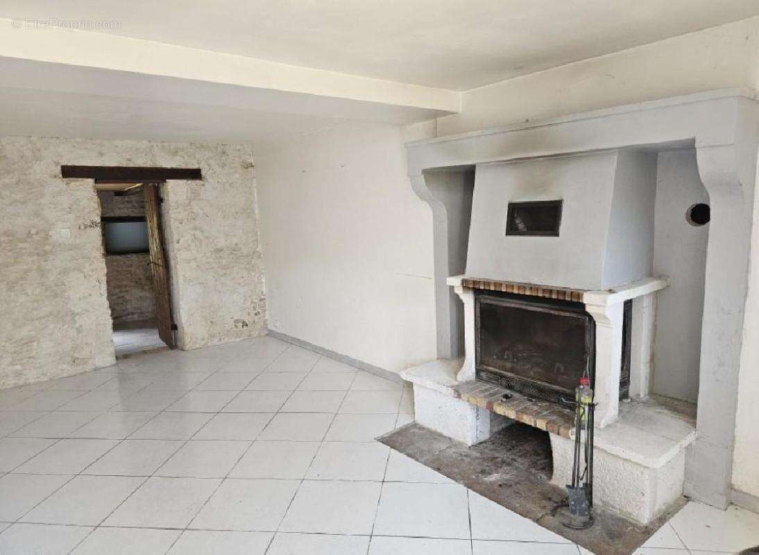 Maison 88 m² à Sauze-Vaussais  - photo 4