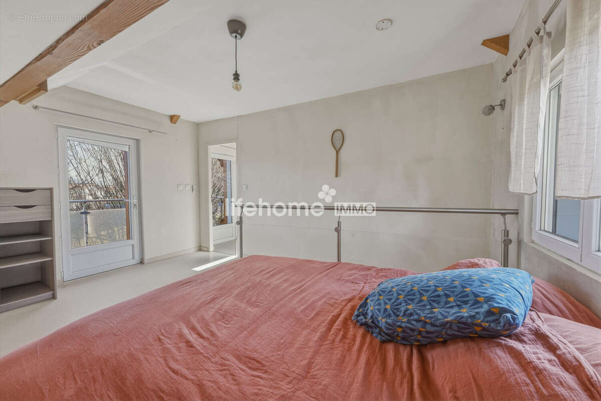 Maison à LA ROCHE-SUR-FORON