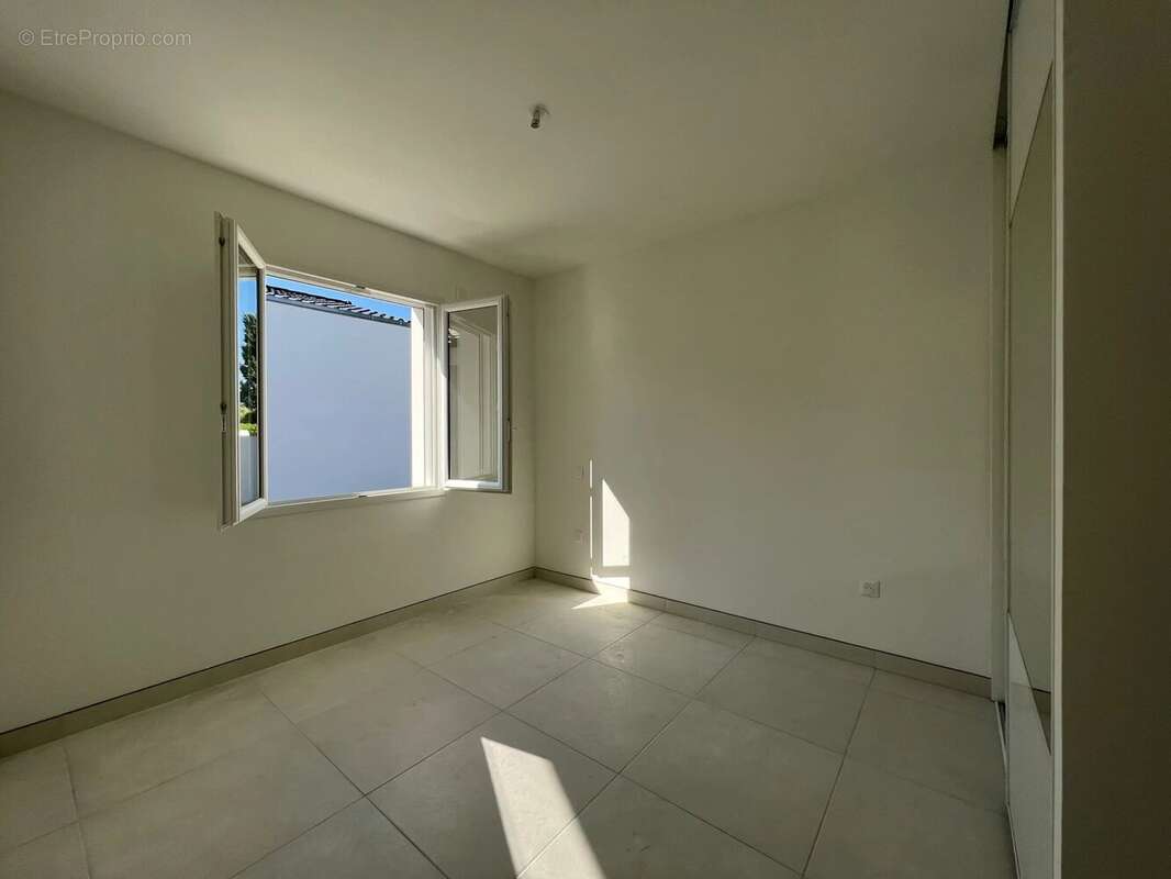 Maison à VAUX-SUR-MER