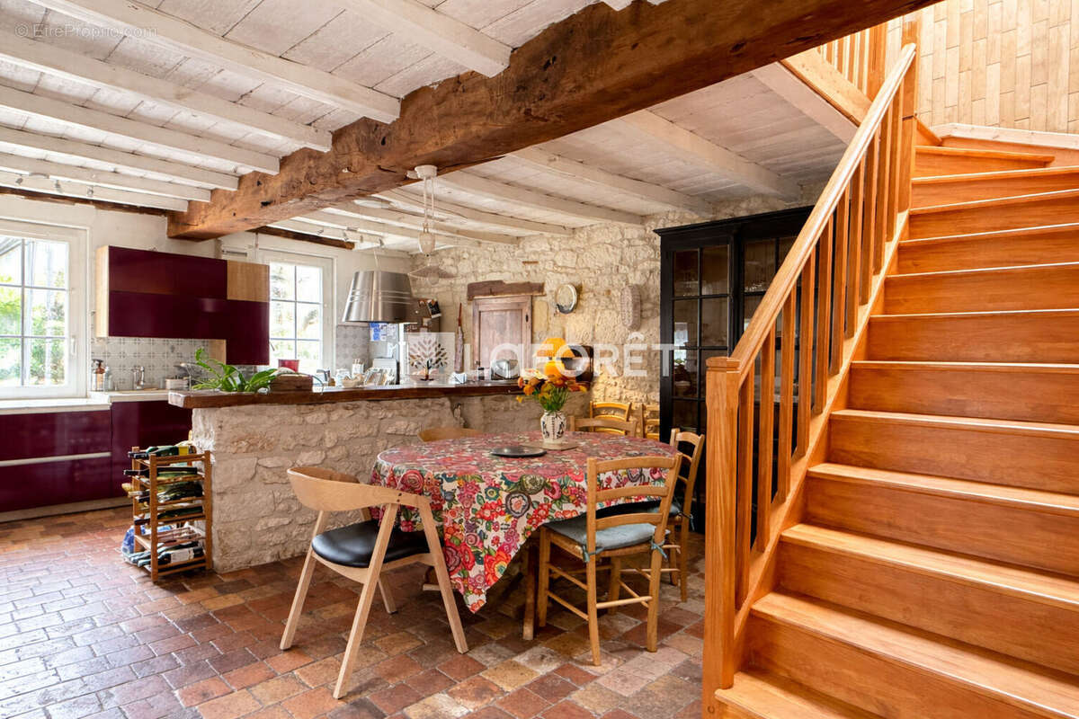 Maison à SAINT-GEORGES-DES-COTEAUX