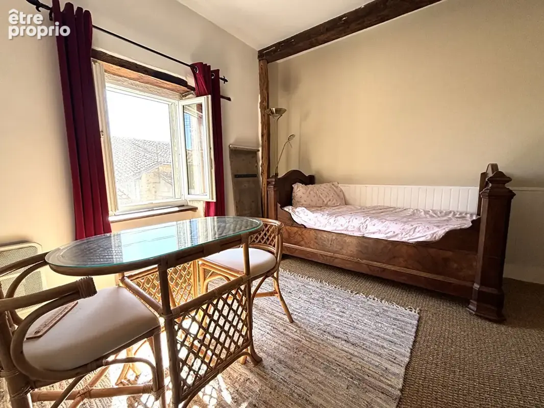 Charmante maison de caractère rénovée avec  4 chambres, grange et jardin arboré - photo 15