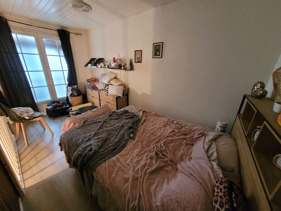 Appartement à SAINTE-BAZEILLE