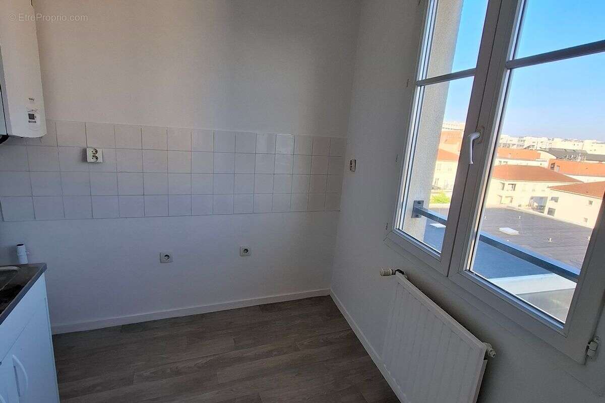 T2 de 43,95 m² à Lyon 69008, Jean XXIII à partir de 119 900 € - photo 6