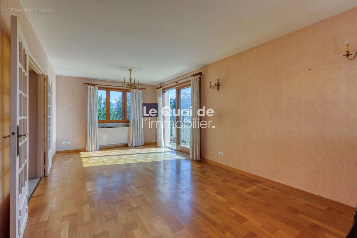 Maison à MONTBONNOT-SAINT-MARTIN