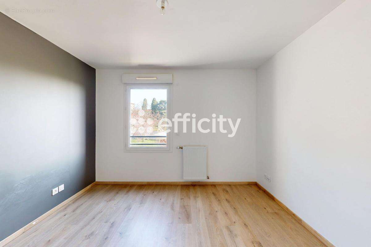 Appartement à SAINT-GENIS-LAVAL