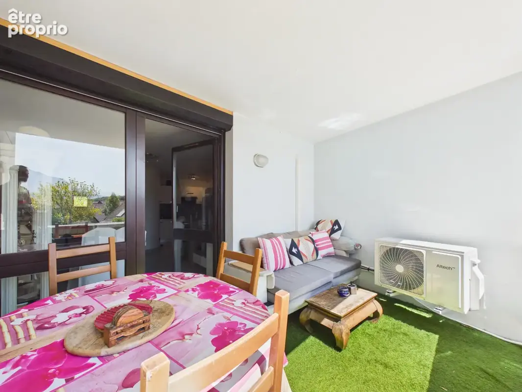 SAINT-ALBAN-LEYSSE   Superbe T2 de 54 m2 avec terrasse, garage, piscine et vue montagnes - photo 4