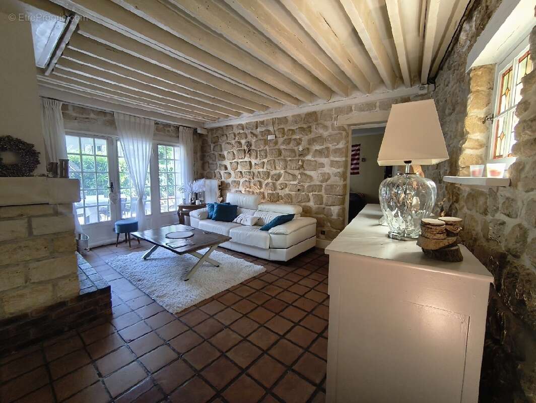 Maison à NESLES-LA-VALLEE