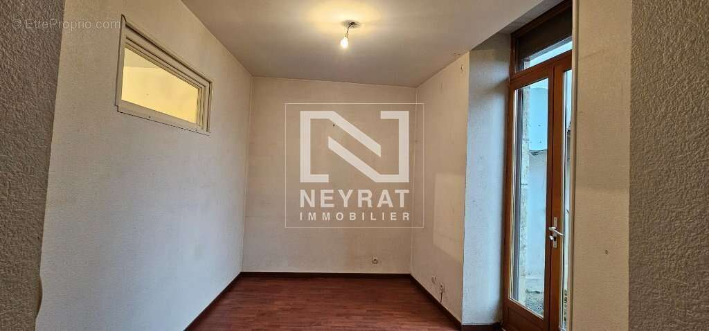 Appartement à CHENOVE