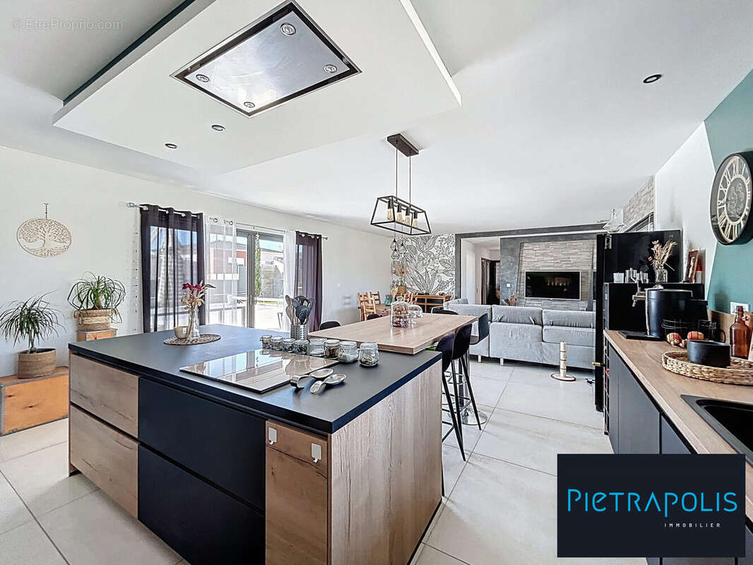 Maison à SAVIGNY-LE-SEC