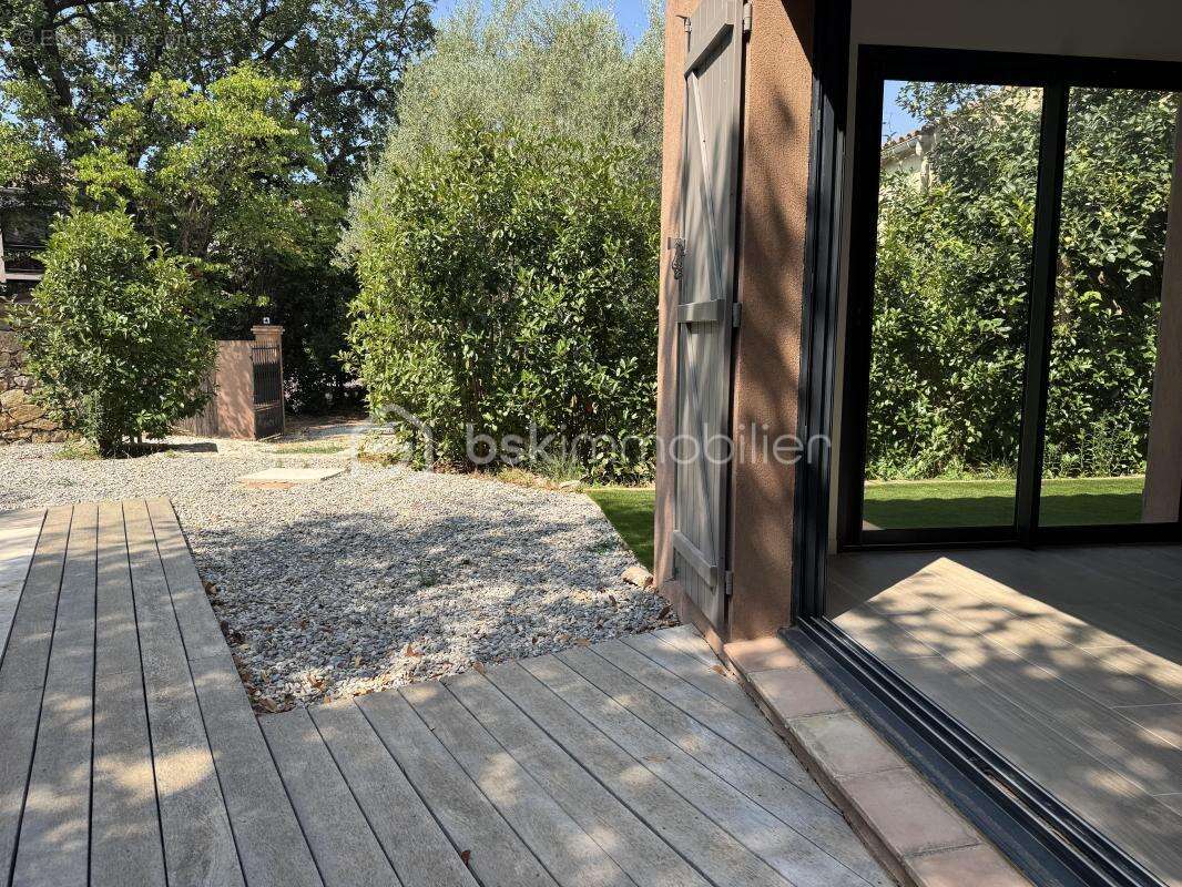 Maison neuve de 170 m2, 5 chambres, piscine, à toulon- quartier  la serinette - photo 2
