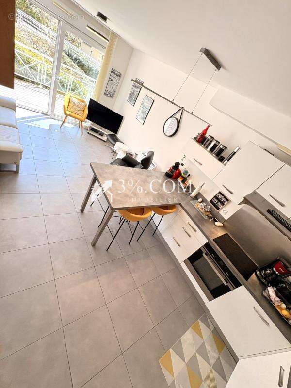 APPARTEMENT ENTREE PRIVATIVE avec stationnement et grande ca - photo 3