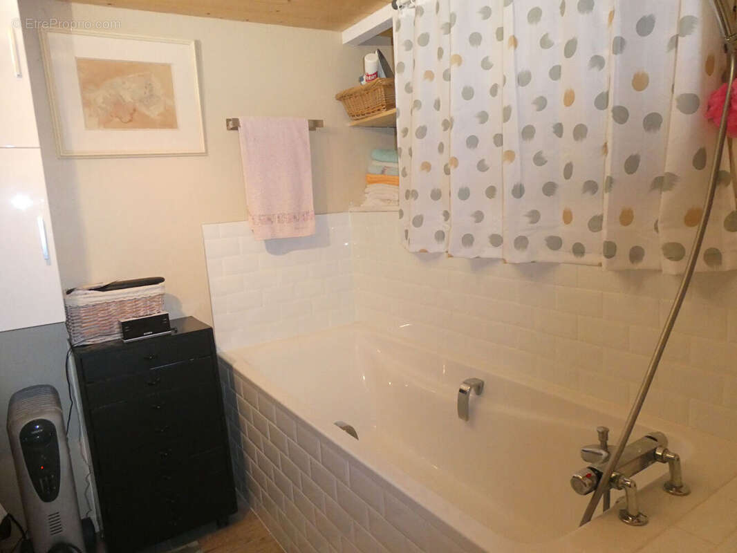 Maison à PONT-L&#039;EVEQUE