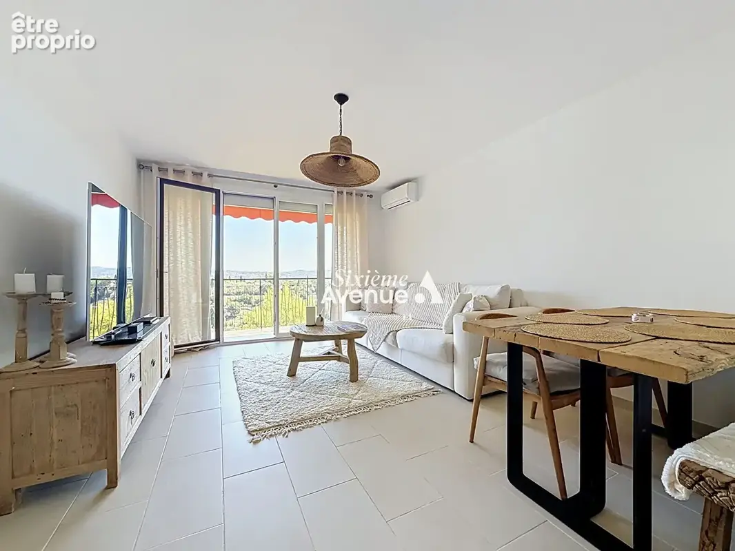 A vendre - Appartement rénové à Grasse 2 pièces de 51.25 m² avec parking couvert et grande cave - photo 2