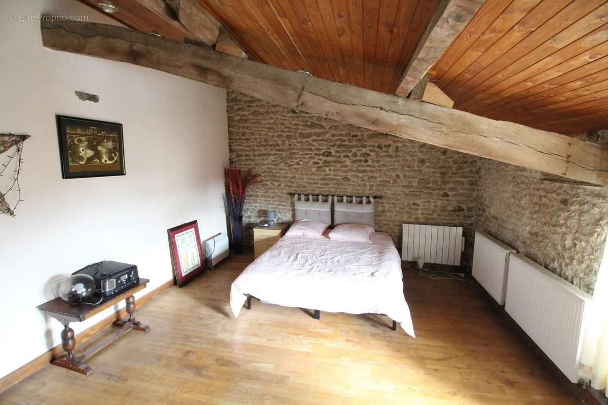 Maison à BEAULIEU-SUR-SONNETTE