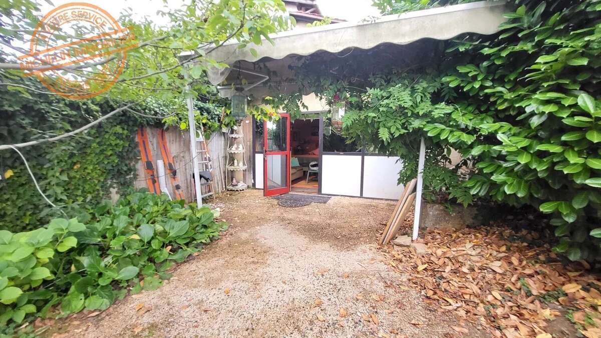 Maison à FLEURIEUX-SUR-L&#039;ARBRESLE