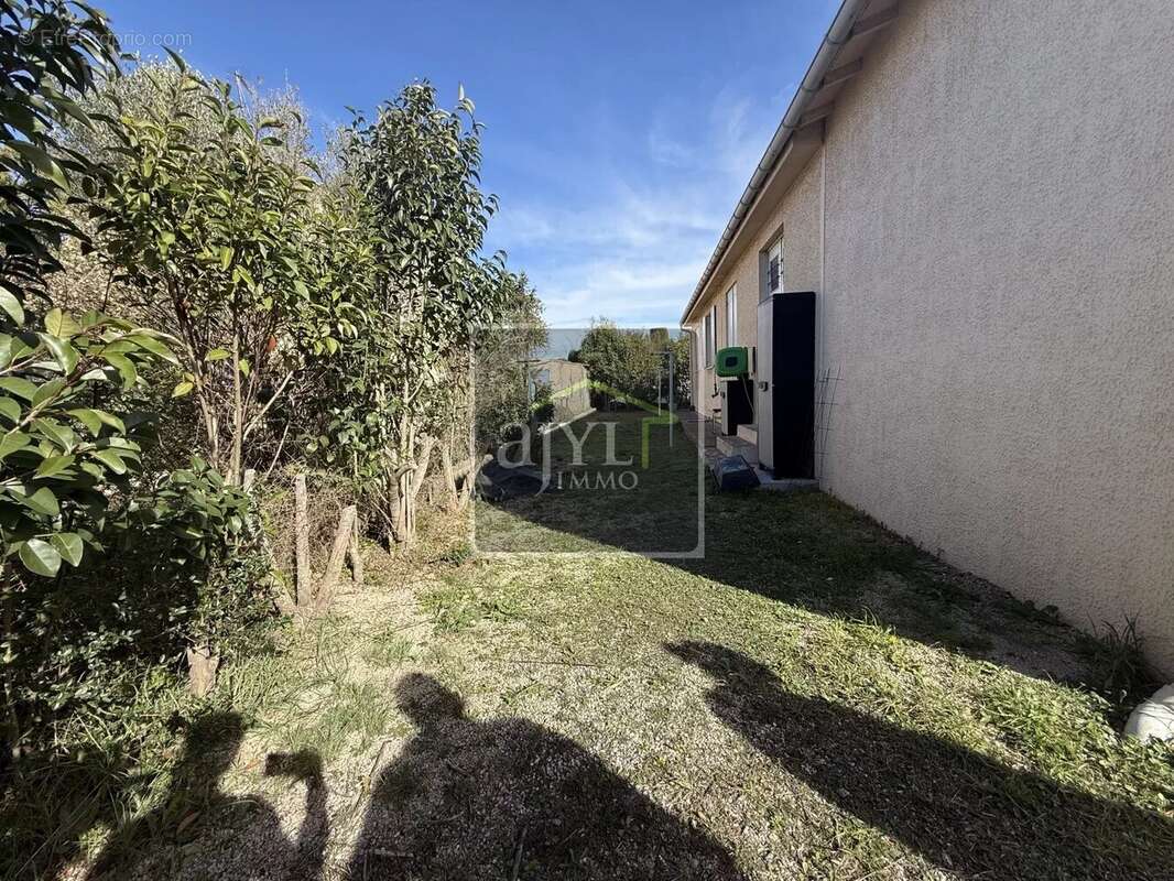 Maison à CHARLEVAL