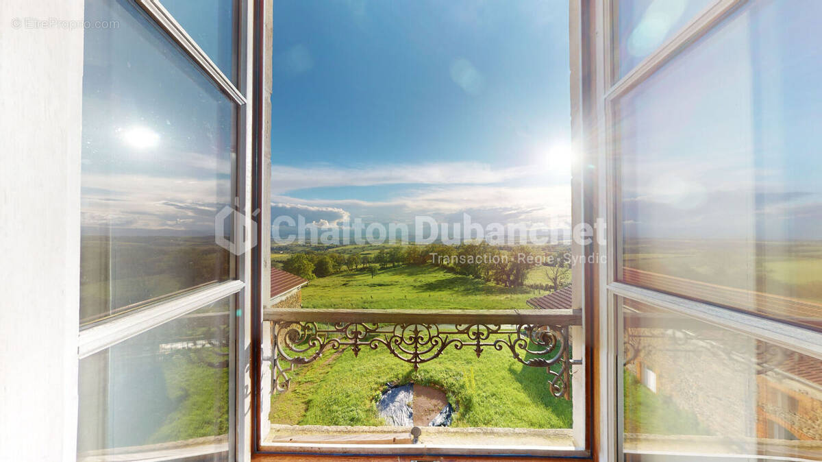 Maison à SAINT-PRIEST-LA-ROCHE