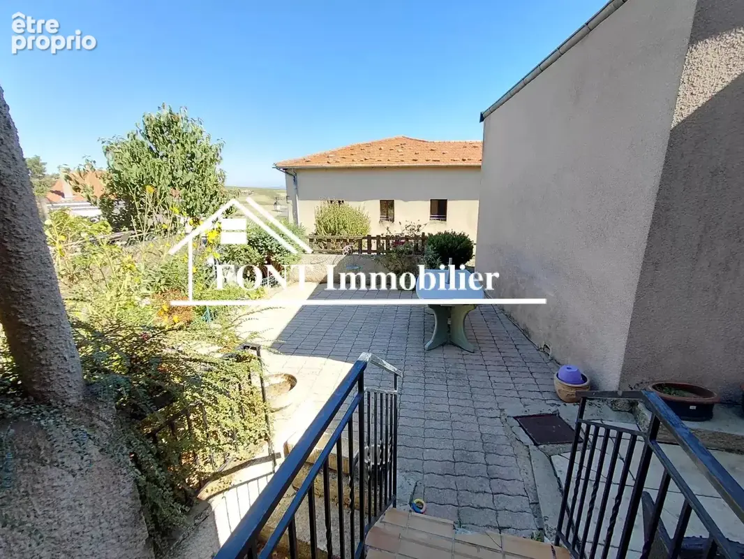 Photo Maison à Cellieu au prix de 230 000€
