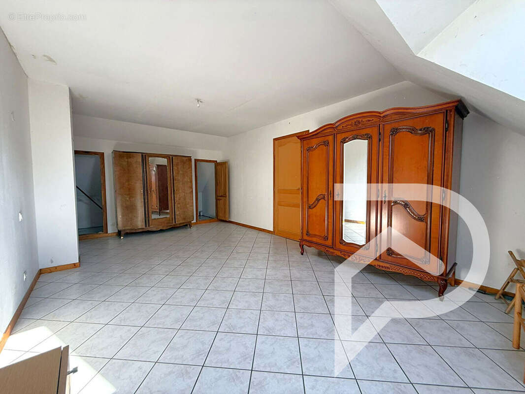 Maison à ESTREES-SAINT-DENIS