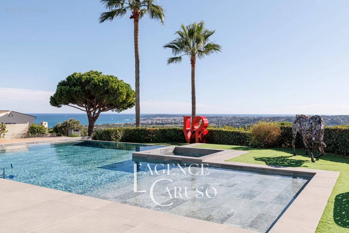 Maison à VILLENEUVE-LOUBET