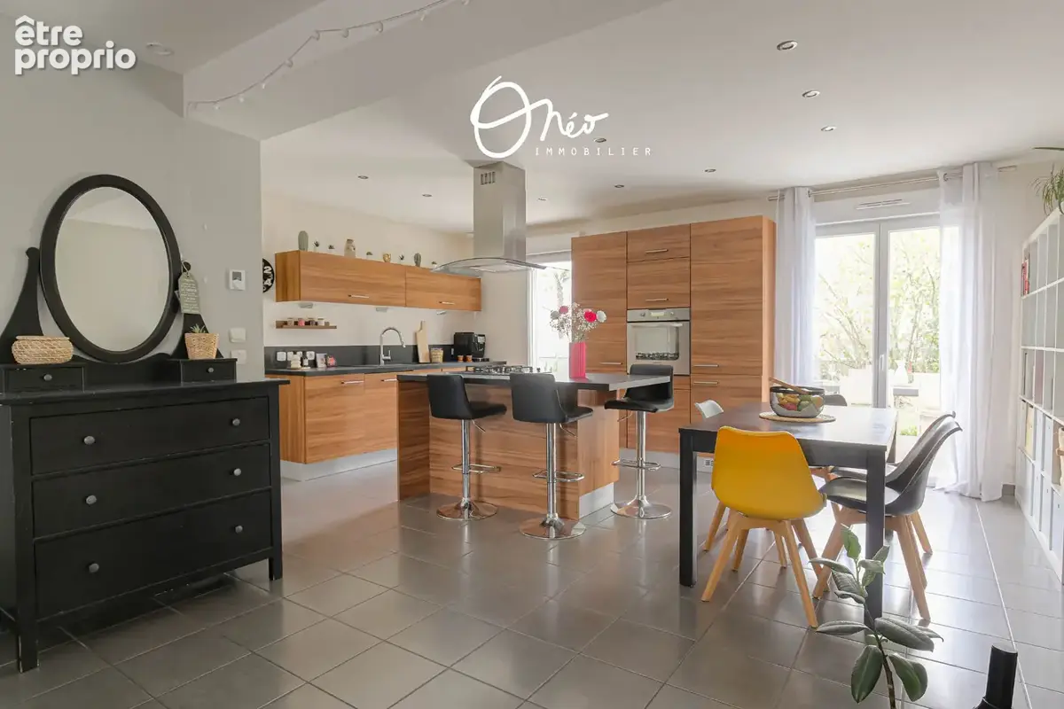Mions coeur village - Maison 4 pièces de 85 m2 avec garage - photo 6