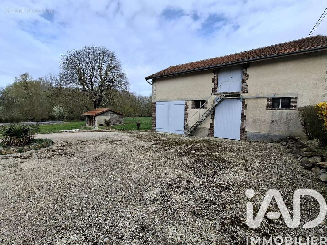 Maison 105 m² à Charny-Le-Bachot  - photo 3