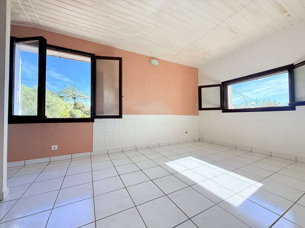 Maison à SOLLIES-PONT