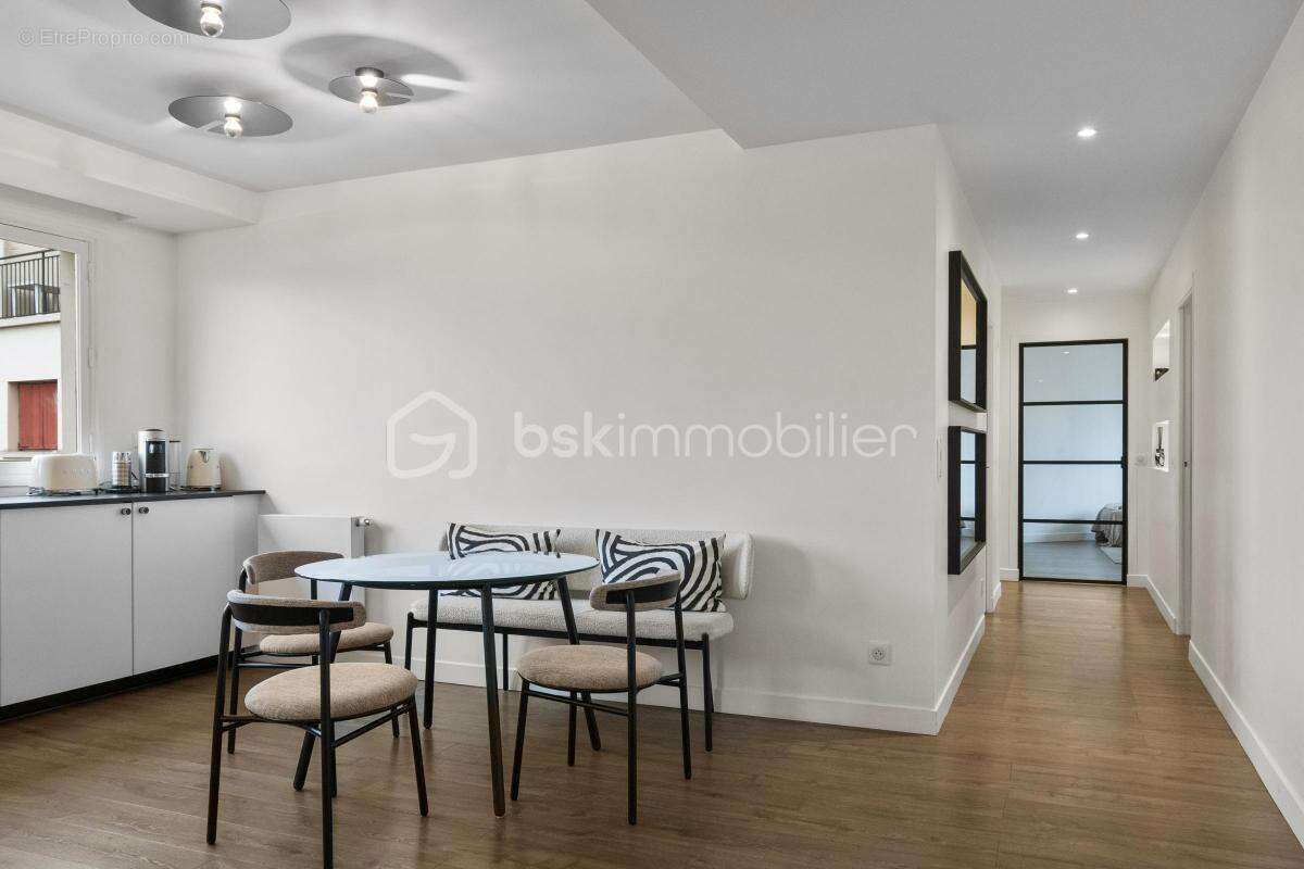 Appartement à COURBEVOIE