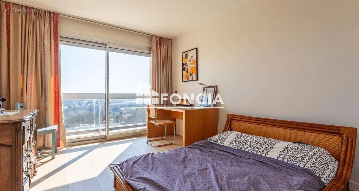 Maison à LE PLESSIS-ROBINSON