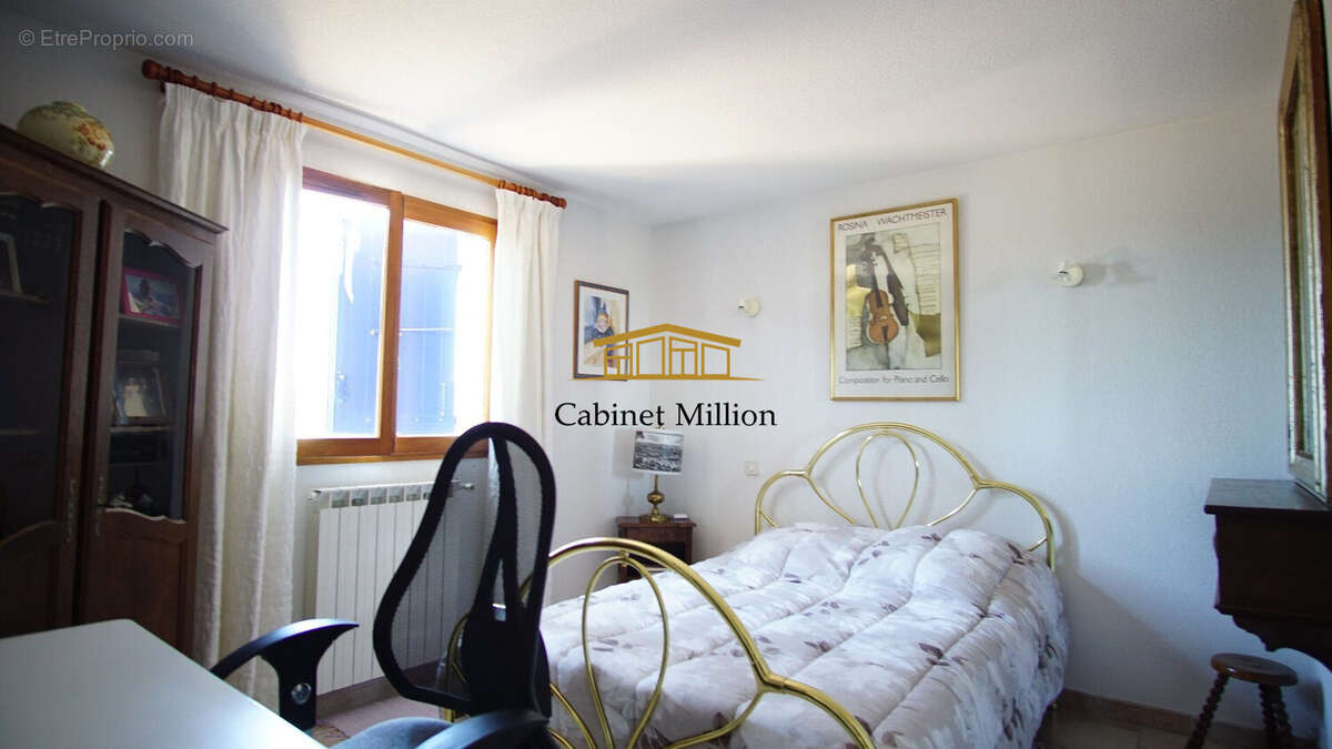 Maison à VIC-LA-GARDIOLE