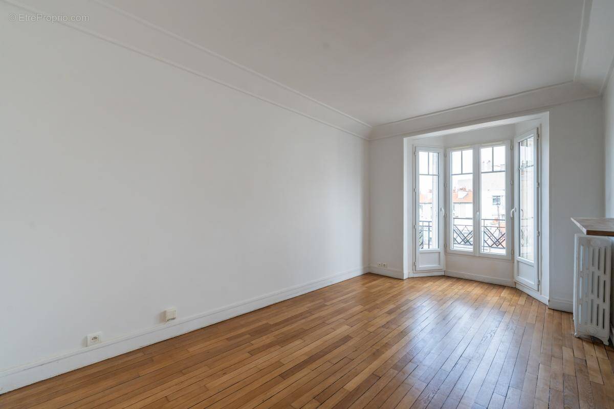 Appartement à PARIS-14E
