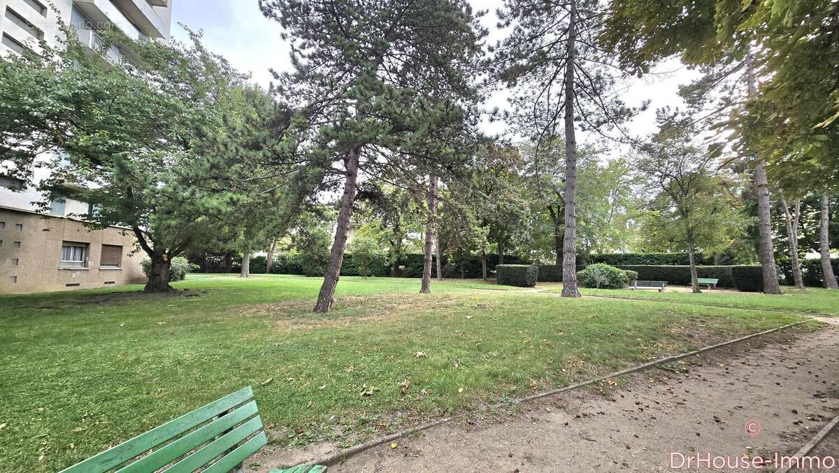 Appartement à AUBERVILLIERS