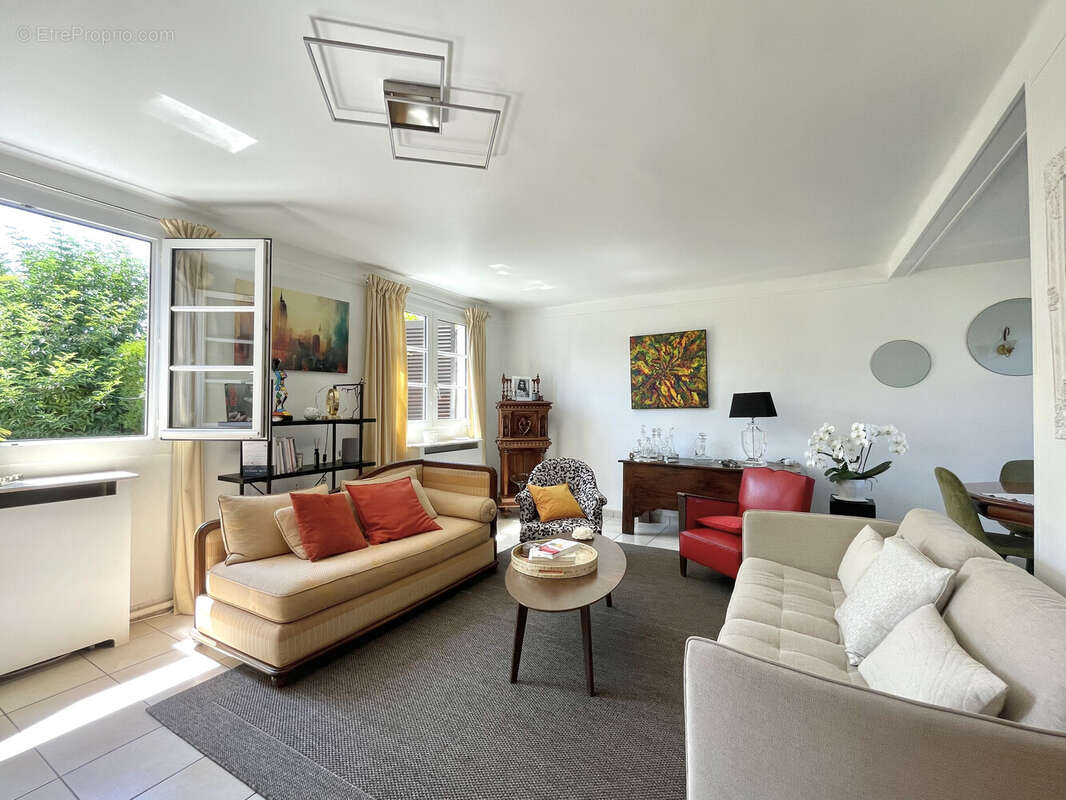 Maison à FONTENAY-LE-FLEURY