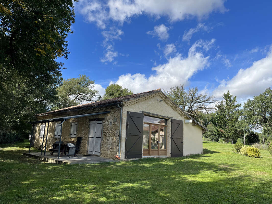 Maison à MAUVEZIN