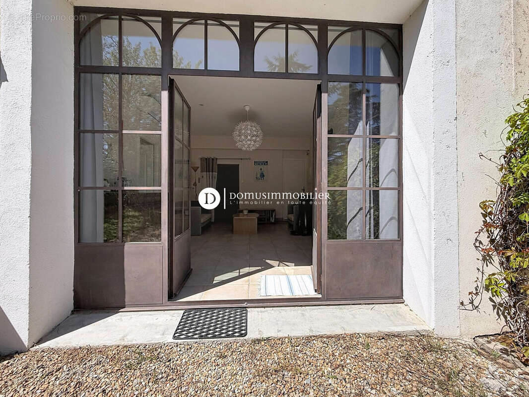 Appartement à SAINT-SATURNIN-LES-AVIGNON