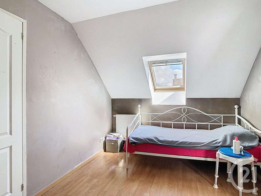 Maison à LA CHAPELLE-RABLAIS