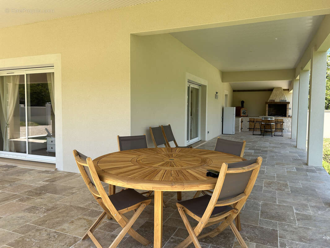 Maison à TERRASSON-LAVILLEDIEU