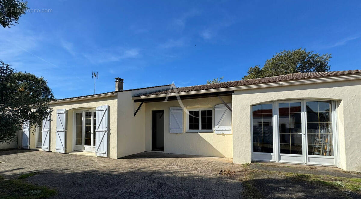 Maison à SAINT-MAIXENT-SUR-VIE