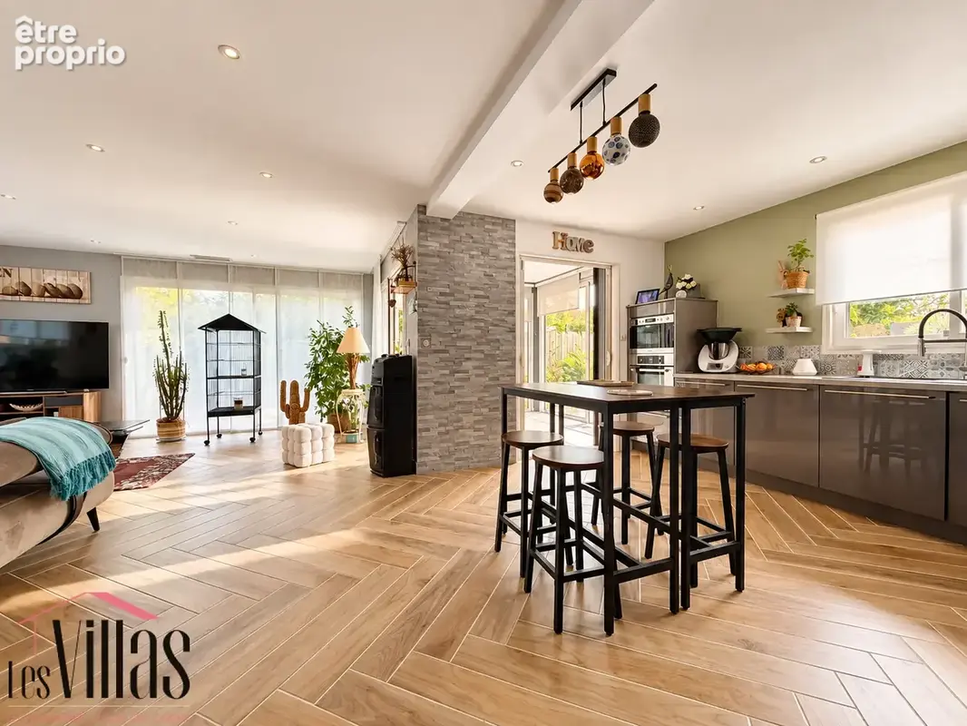 Villa contemporaine avec piscine, superbes espaces extérieurs paysagés - photo 7